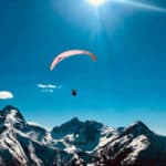 Baptême de parapente dans les Alpes