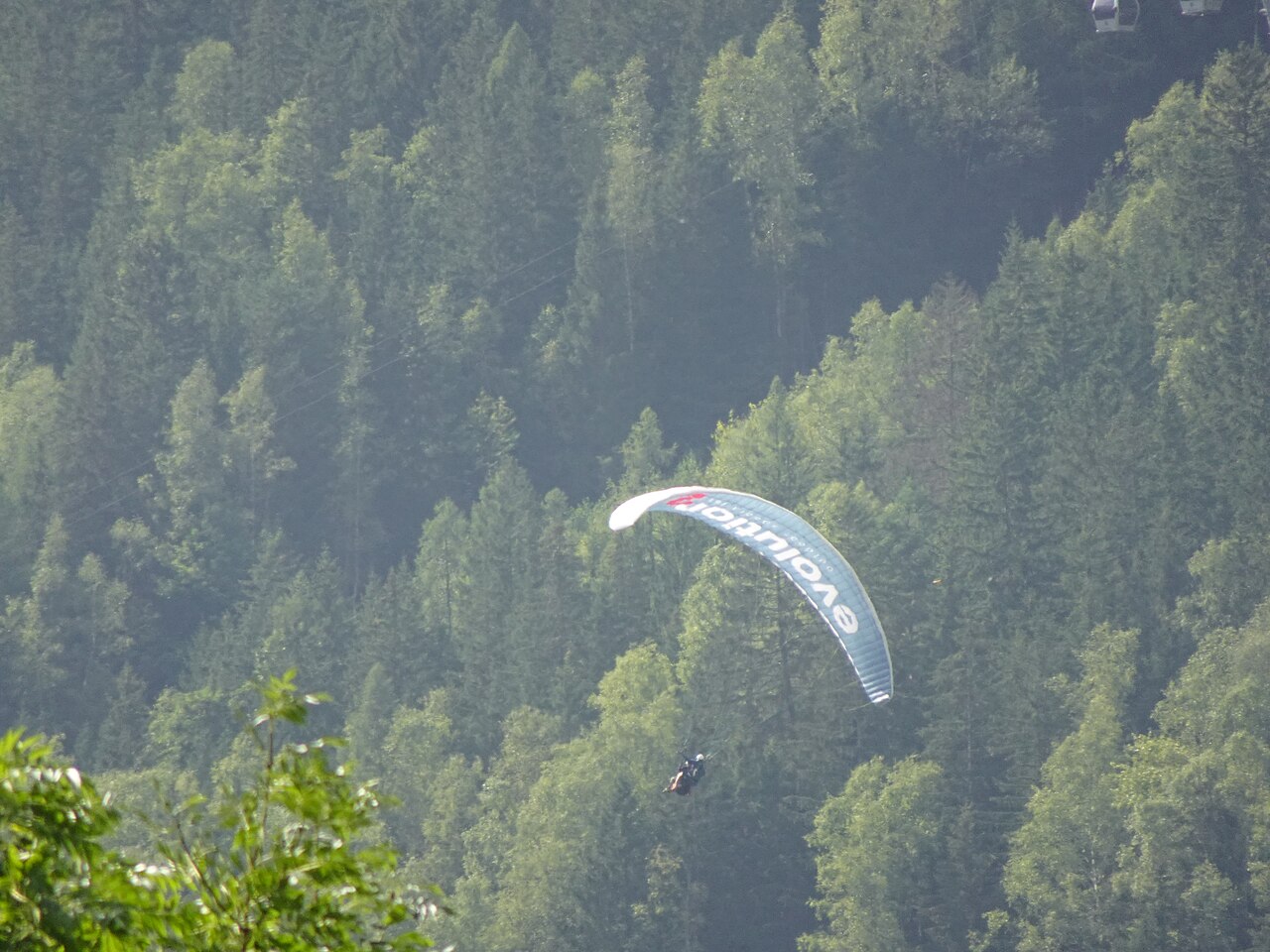 Parapentes au-dessus de Chamonix-Mont-Blanc – Saint-Gervais-les-Bains
